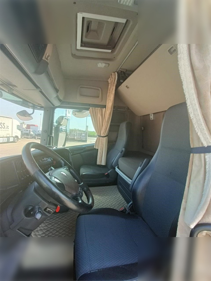 SCANIA R490 - Tractor unit: picture 5 SCANIA R490 - Tractor unit: picture 5