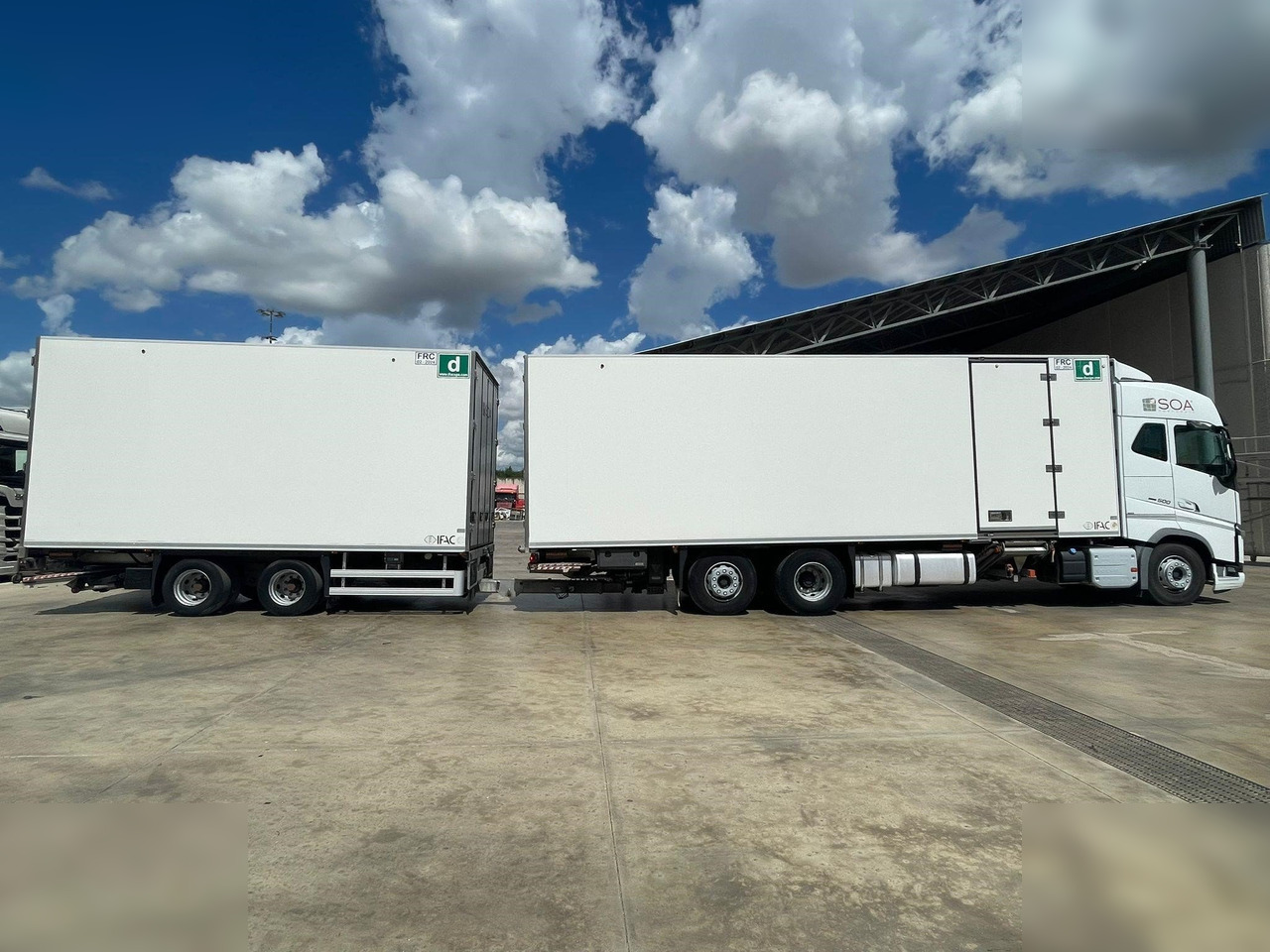 VOLVO FH500 - Refrigerator truck: picture 2 VOLVO FH500 - Refrigerator truck: picture 2