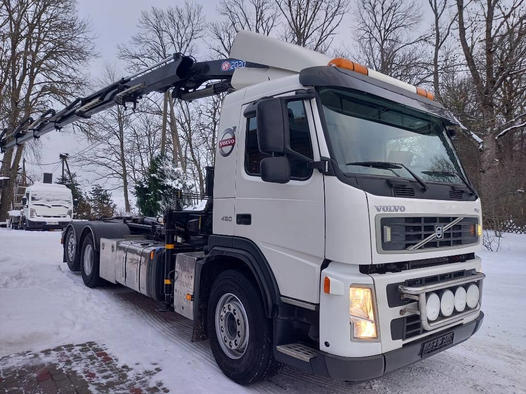 Volvo FM460, 6x2, PALFINGER+HMF 220 K-5 - Hook lift truck: picture 5 Volvo FM460, 6x2, PALFINGER+HMF 220 K-5 - Hook lift truck: picture 5