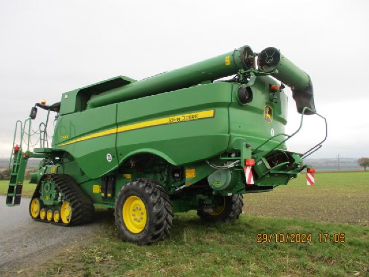 John Deere S 680 - Combine harvester: picture 5 John Deere S 680 - Combine harvester: picture 5