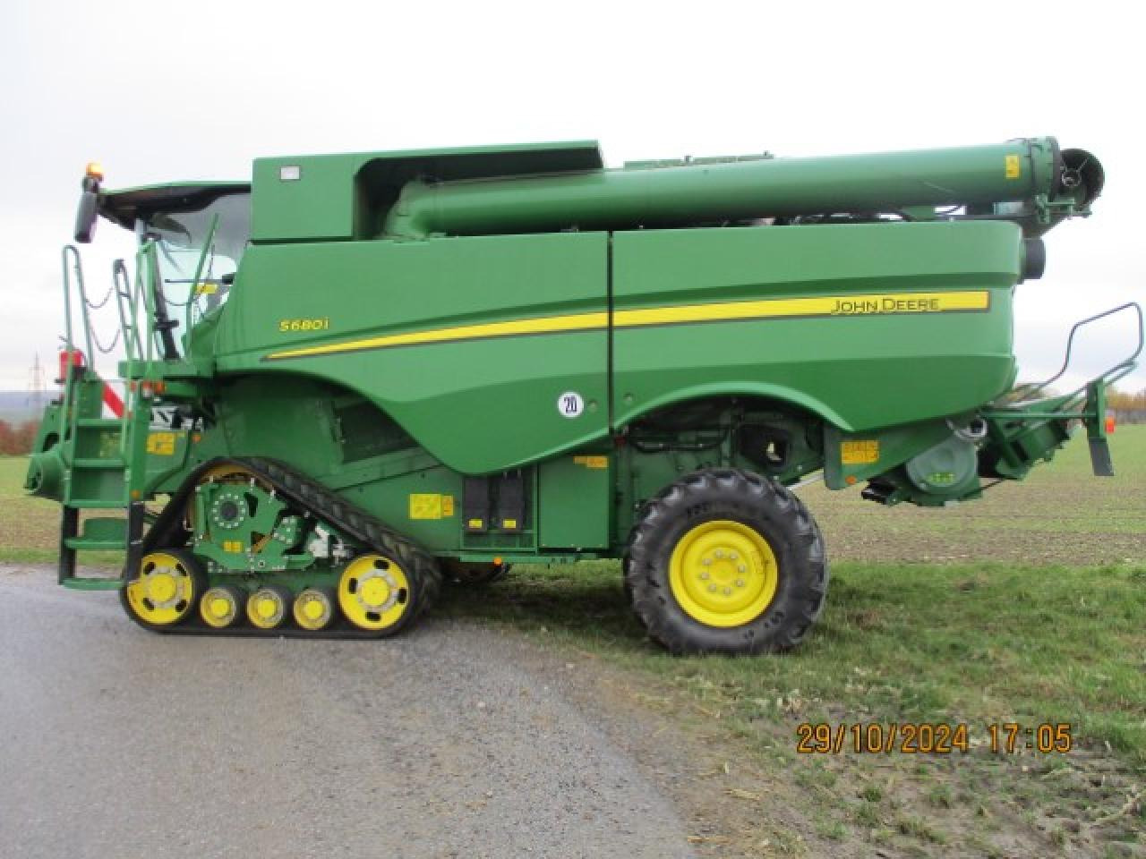 John Deere S 680 - Combine harvester: picture 4 John Deere S 680 - Combine harvester: picture 4