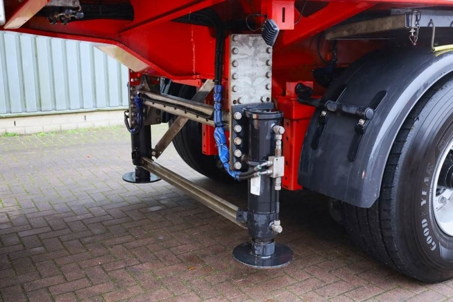 Faymonville MAX410 The MAX410 with hydro-mechanical" steering - Dropside/ Flatbed semi-trailer: picture 3 Faymonville MAX410 The MAX410 with hydro-mechanical" steering - Dropside/ Flatbed semi-trailer: picture 3