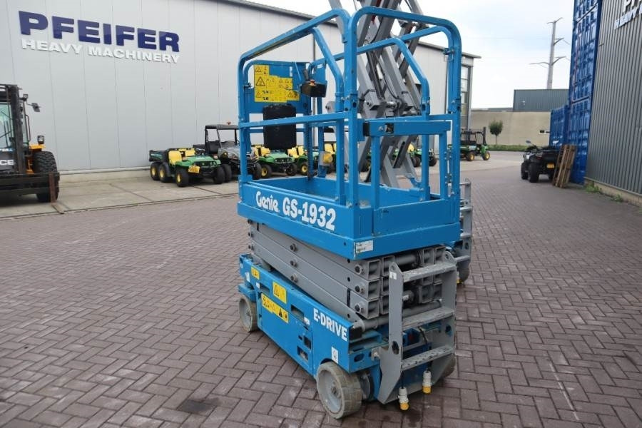 Genie GS1932 E-Drive Several In Stock, 8m Working Height - Scissor lift: picture 3 Genie GS1932 E-Drive Several In Stock, 8m Working Height - Scissor lift: picture 3