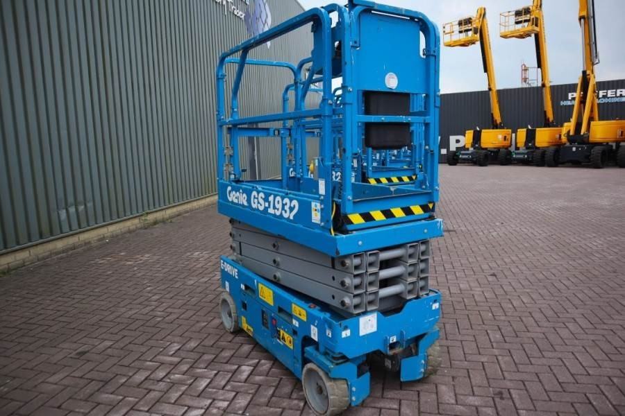 Genie GS1932 E-Drive Several In Stock, 8m Working Height - Scissor lift: picture 3 Genie GS1932 E-Drive Several In Stock, 8m Working Height - Scissor lift: picture 3