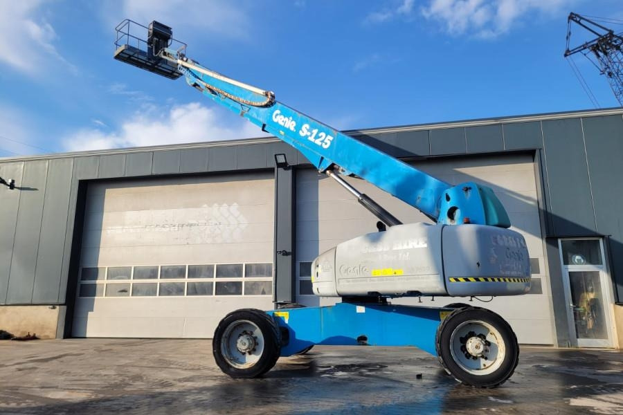 Genie S125 As-Is, Diesel, 4x4x4 Drive, 40.1m Working Hei - Telescopic boom: picture 3 Genie S125 As-Is, Diesel, 4x4x4 Drive, 40.1m Working Hei - Telescopic boom: picture 3