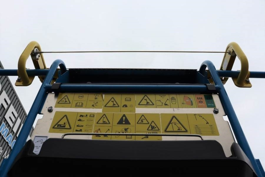 Telescopic boom Genie S65XC Valid inspection, *Guarantee! Diesel, 4x4 Dr: picture 10