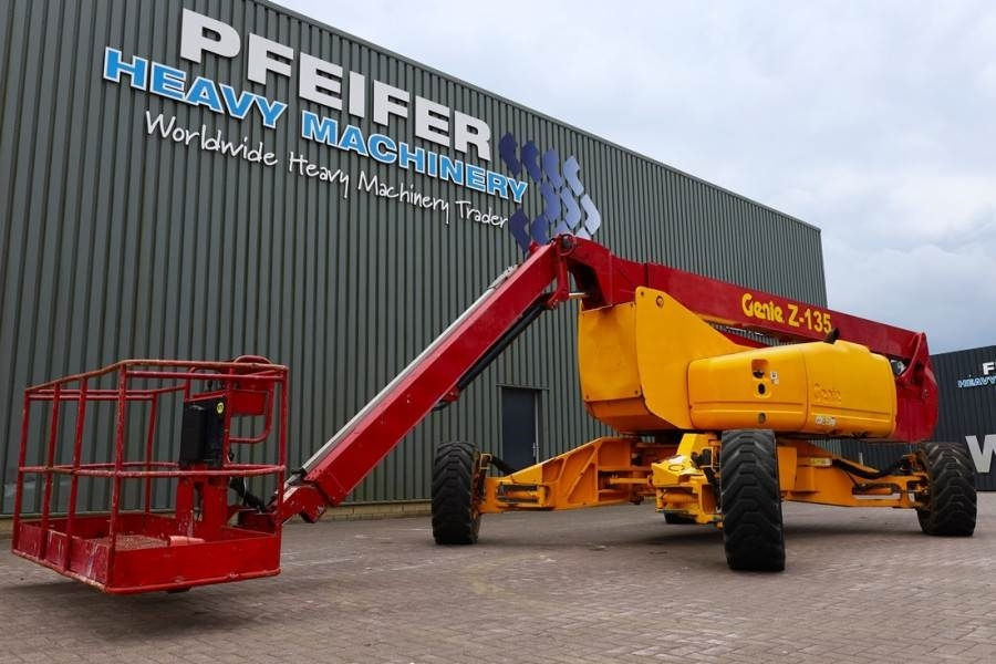 Genie ZX135/70 Diesel, 4x4x4 Drive, 43m Lifting Height, - Articulated boom: picture 2 Genie ZX135/70 Diesel, 4x4x4 Drive, 43m Lifting Height, - Articulated boom: picture 2