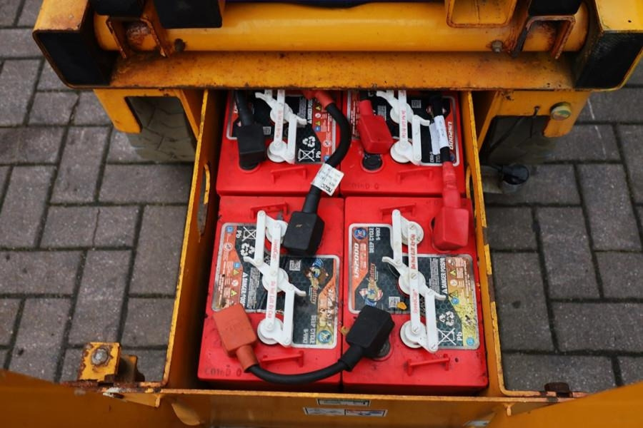 Haulotte Compact 10N As-Is, Electric, 10m Working Height, 2 - Scissor lift: picture 5 Haulotte Compact 10N As-Is, Electric, 10m Working Height, 2 - Scissor lift: picture 5