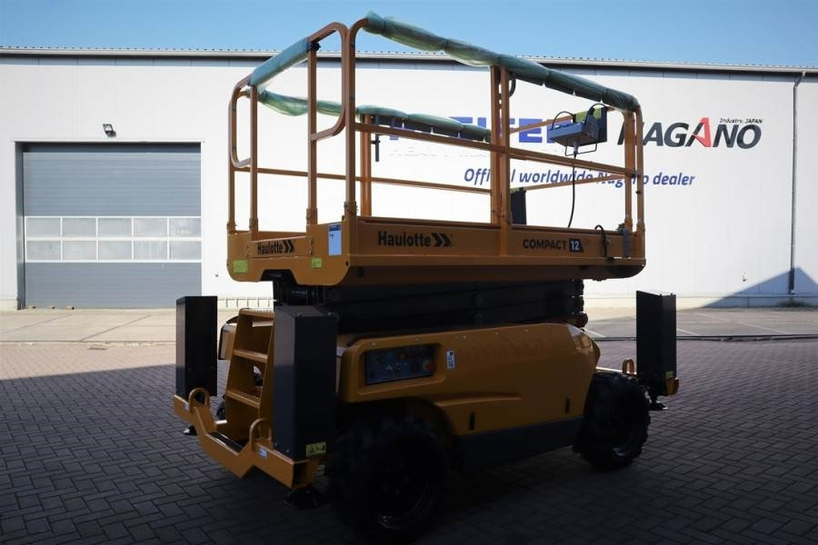 Haulotte Compact 12DX Valid Inspection, *Guarantee! Diesel, - Scissor lift: picture 3 Haulotte Compact 12DX Valid Inspection, *Guarantee! Diesel, - Scissor lift: picture 3
