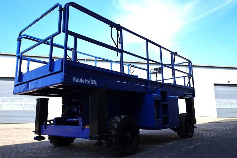Haulotte H12SXL Diesel, 4x4 Drive, 12m Working Height, 700k - Scissor lift: picture 2 Haulotte H12SXL Diesel, 4x4 Drive, 12m Working Height, 700k - Scissor lift: picture 2
