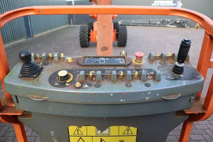 JLG 1200SJP Diesel, 38.7m Working Height, 23.5m Reach, - Articulated boom: picture 4 JLG 1200SJP Diesel, 38.7m Working Height, 23.5m Reach, - Articulated boom: picture 4