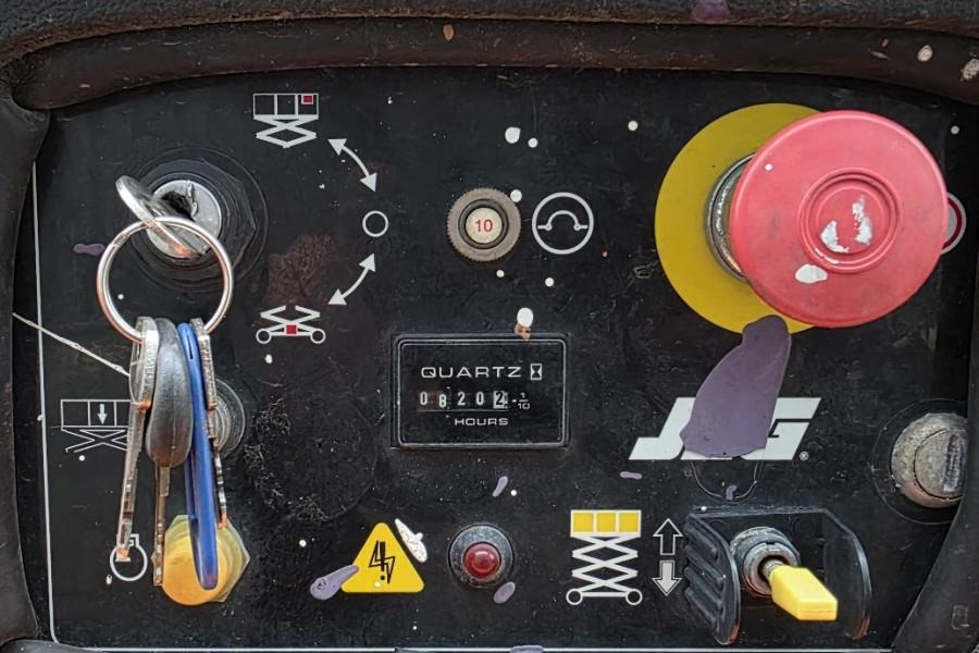 JLG M4069 Hybrid, 14.2m Working Height, 360kg Capacity - Scissor lift: picture 4 JLG M4069 Hybrid, 14.2m Working Height, 360kg Capacity - Scissor lift: picture 4