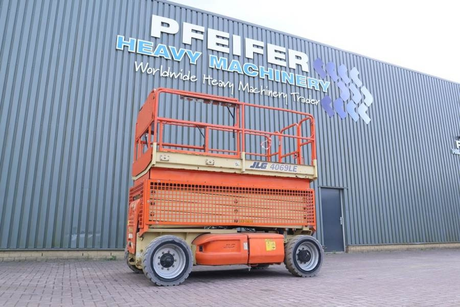 JLG M4069 Hybrid, 14.2m Working Height, 360kg Capacity - Scissor lift: picture 1 JLG M4069 Hybrid, 14.2m Working Height, 360kg Capacity - Scissor lift: picture 1
