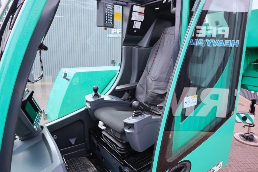 Liebherr LTM1050-3.1 6x6x6 Drive, VarioBase, 50t Capacity,  - All terrain crane: picture 5 Liebherr LTM1050-3.1 6x6x6 Drive, VarioBase, 50t Capacity,  - All terrain crane: picture 5