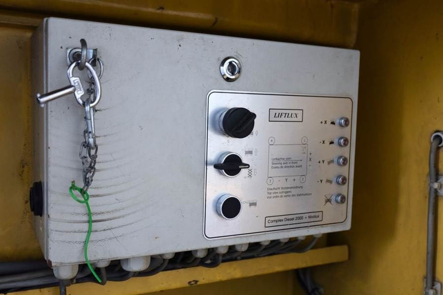 Scissor lift Liftlux SL245-25D 4WD Diesel, 4x4 Drive, 26.5m Working Hei: picture 10