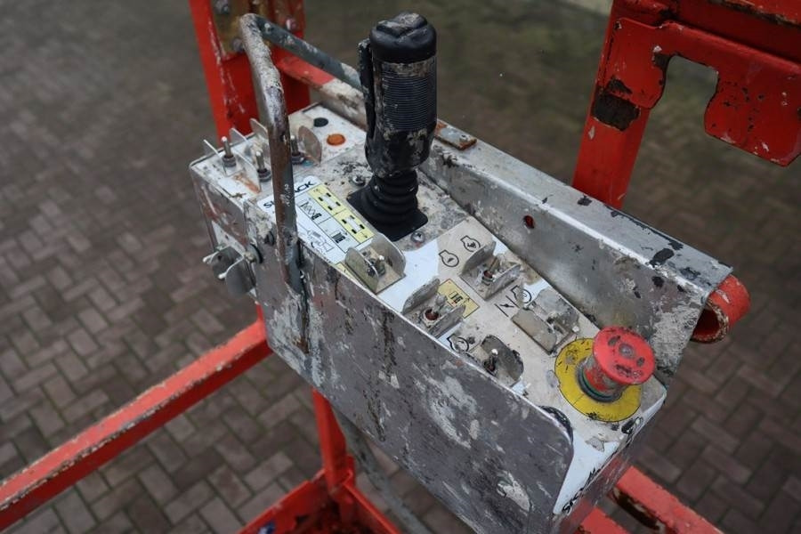 SkyJack SJ6832 Diesel, 4x4 Drive, 11.6m Working Height, 45 - Scissor lift: picture 4 SkyJack SJ6832 Diesel, 4x4 Drive, 11.6m Working Height, 45 - Scissor lift: picture 4