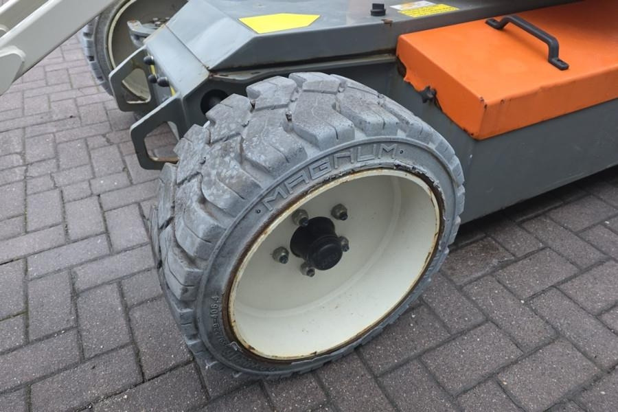 Articulated boom Snorkel A38E As-Is, Electric, 13.5m Working Height, 6.1m R: picture 14 Articulated boom Snorkel A38E As-Is, Electric, 13.5m Working Height, 6.1m R: picture 14