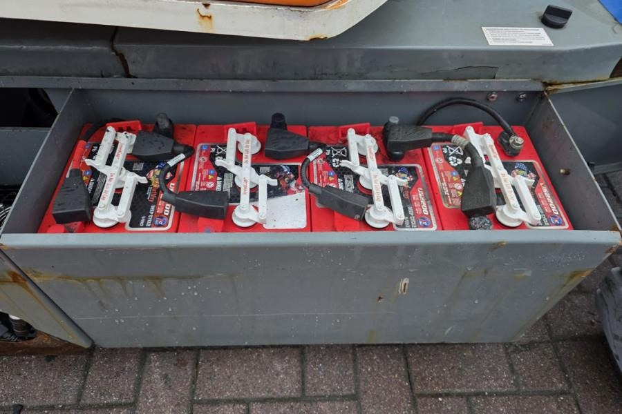 Articulated boom Snorkel A38E As-Is, Electric, 13.5m Working Height, 6.1m R: picture 10 Articulated boom Snorkel A38E As-Is, Electric, 13.5m Working Height, 6.1m R: picture 10