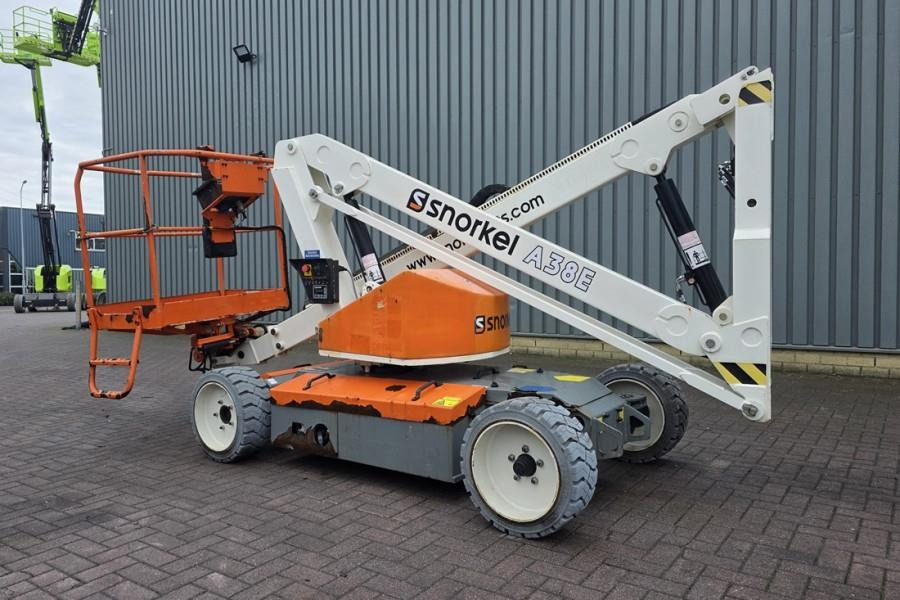 Articulated boom Snorkel A38E As-Is, Electric, 13.5m Working Height, 6.1m R: picture 8 Articulated boom Snorkel A38E As-Is, Electric, 13.5m Working Height, 6.1m R: picture 8