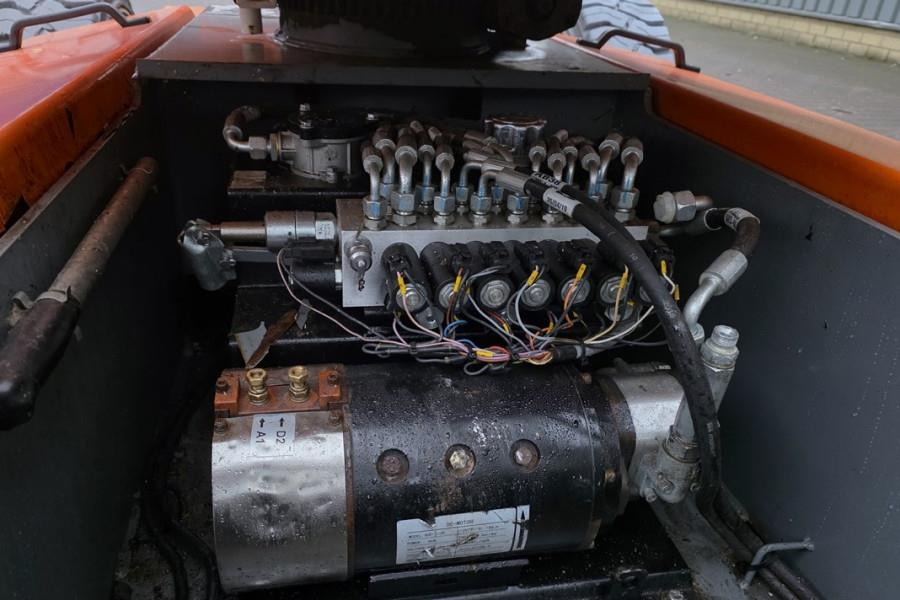 Articulated boom Snorkel A38E As-Is, Electric, 13.5m Working Height, 6.1m R: picture 11 Articulated boom Snorkel A38E As-Is, Electric, 13.5m Working Height, 6.1m R: picture 11