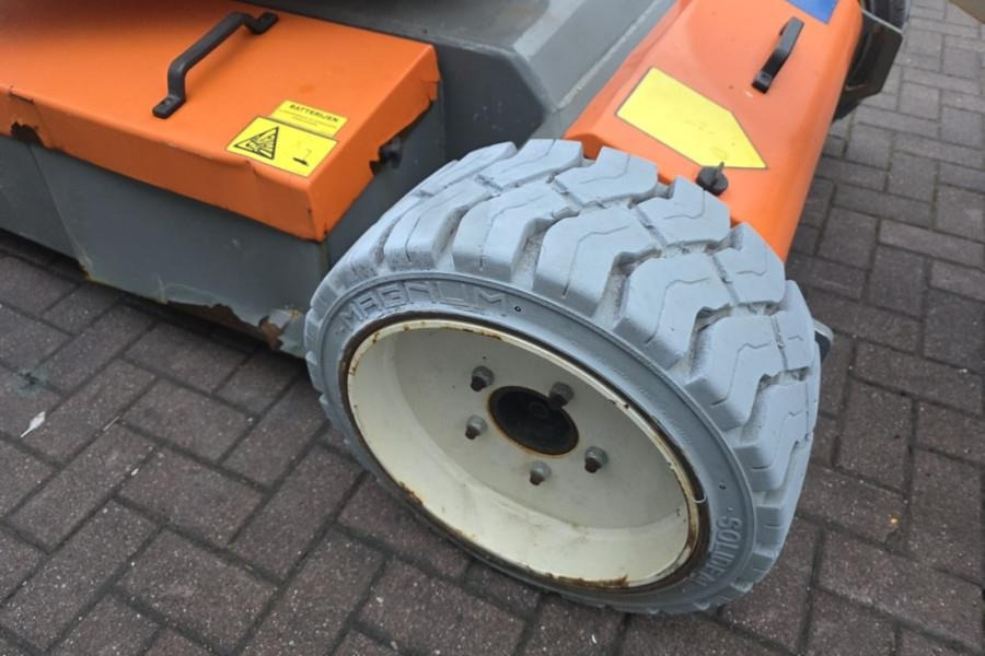 Articulated boom Snorkel A38E As-Is, Electric, 13.5m Working Height, 6.1m R: picture 15 Articulated boom Snorkel A38E As-Is, Electric, 13.5m Working Height, 6.1m R: picture 15