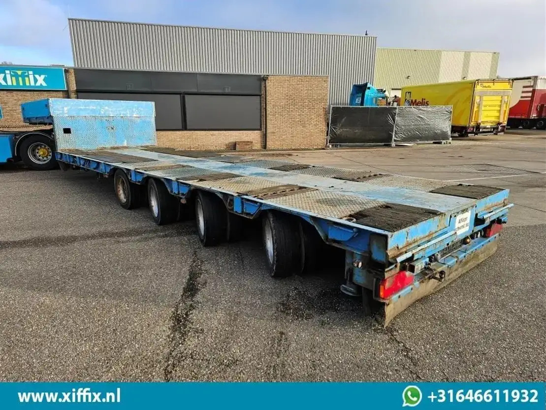 Goldhofer 4-ass. Uitschuifbare semi dieplader / 80 cm. Hoog / 3x gestuurd - Low loader semi-trailer: picture 3 Goldhofer 4-ass. Uitschuifbare semi dieplader / 80 cm. Hoog / 3x gestuurd - Low loader semi-trailer: picture 3