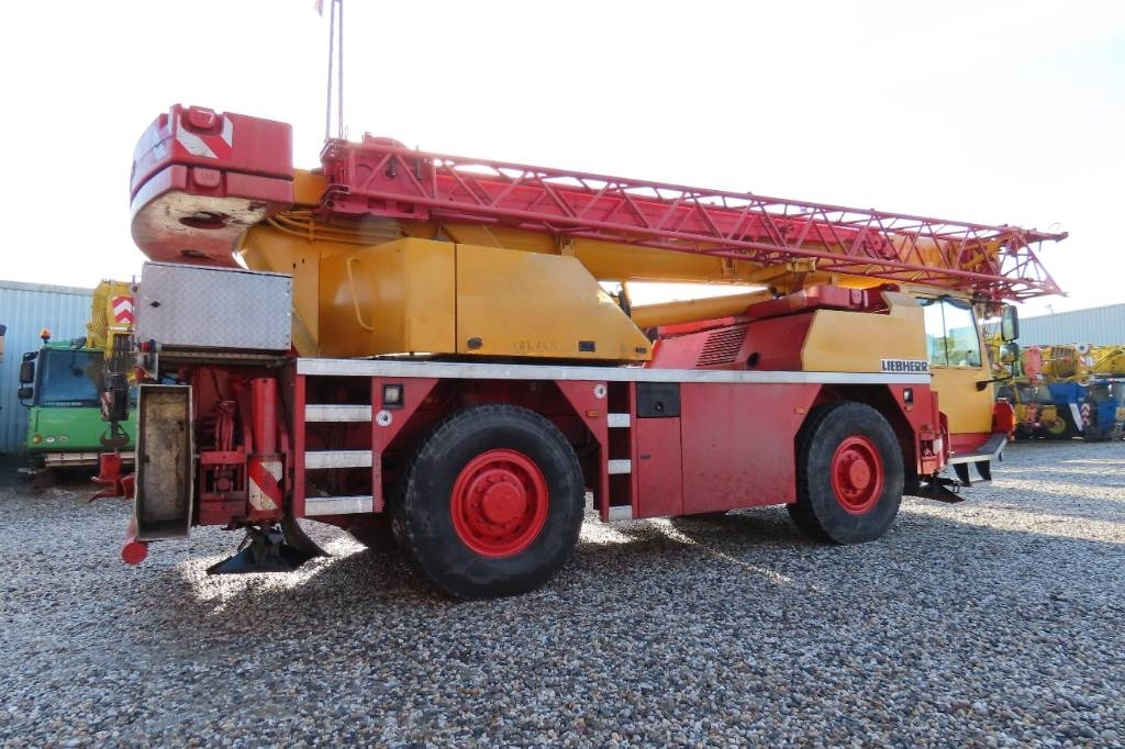 Liebherr LTM 1030-2.1 - All terrain crane: picture 4 Liebherr LTM 1030-2.1 - All terrain crane: picture 4