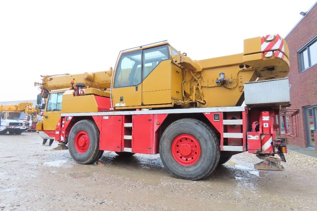 Liebherr LTM 1030-2.1 - All terrain crane: picture 4 Liebherr LTM 1030-2.1 - All terrain crane: picture 4