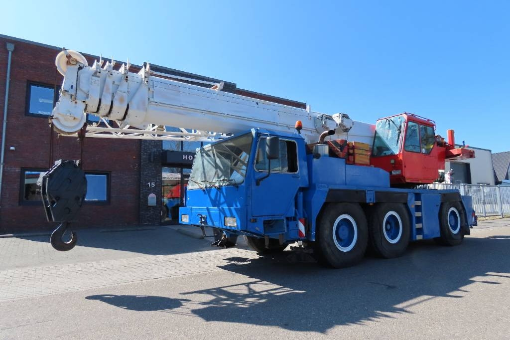 Liebherr LTM 1050-1  - All terrain crane: picture 1 Liebherr LTM 1050-1  - All terrain crane: picture 1