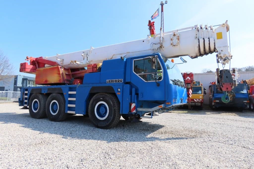 Liebherr LTM 1055-1 - All terrain crane: picture 2 Liebherr LTM 1055-1 - All terrain crane: picture 2
