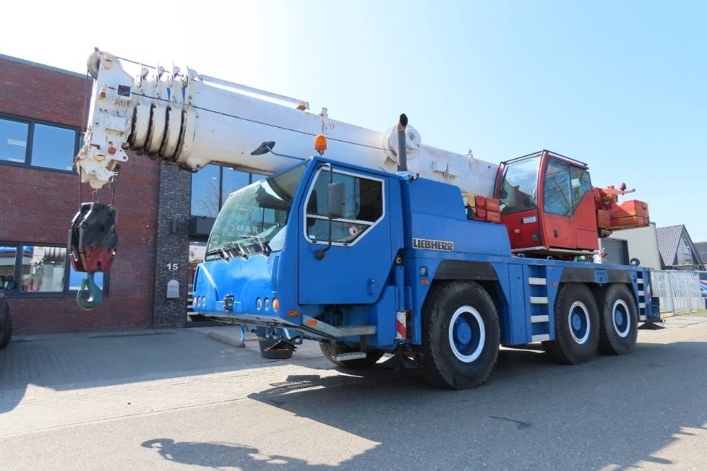 Liebherr LTM 1055-1 - All terrain crane: picture 1 Liebherr LTM 1055-1 - All terrain crane: picture 1