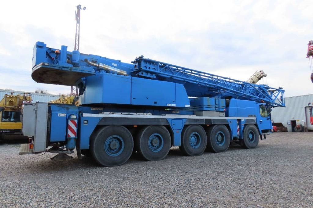 Liebherr LTM 1130-5.1 - All terrain crane: picture 3 Liebherr LTM 1130-5.1 - All terrain crane: picture 3