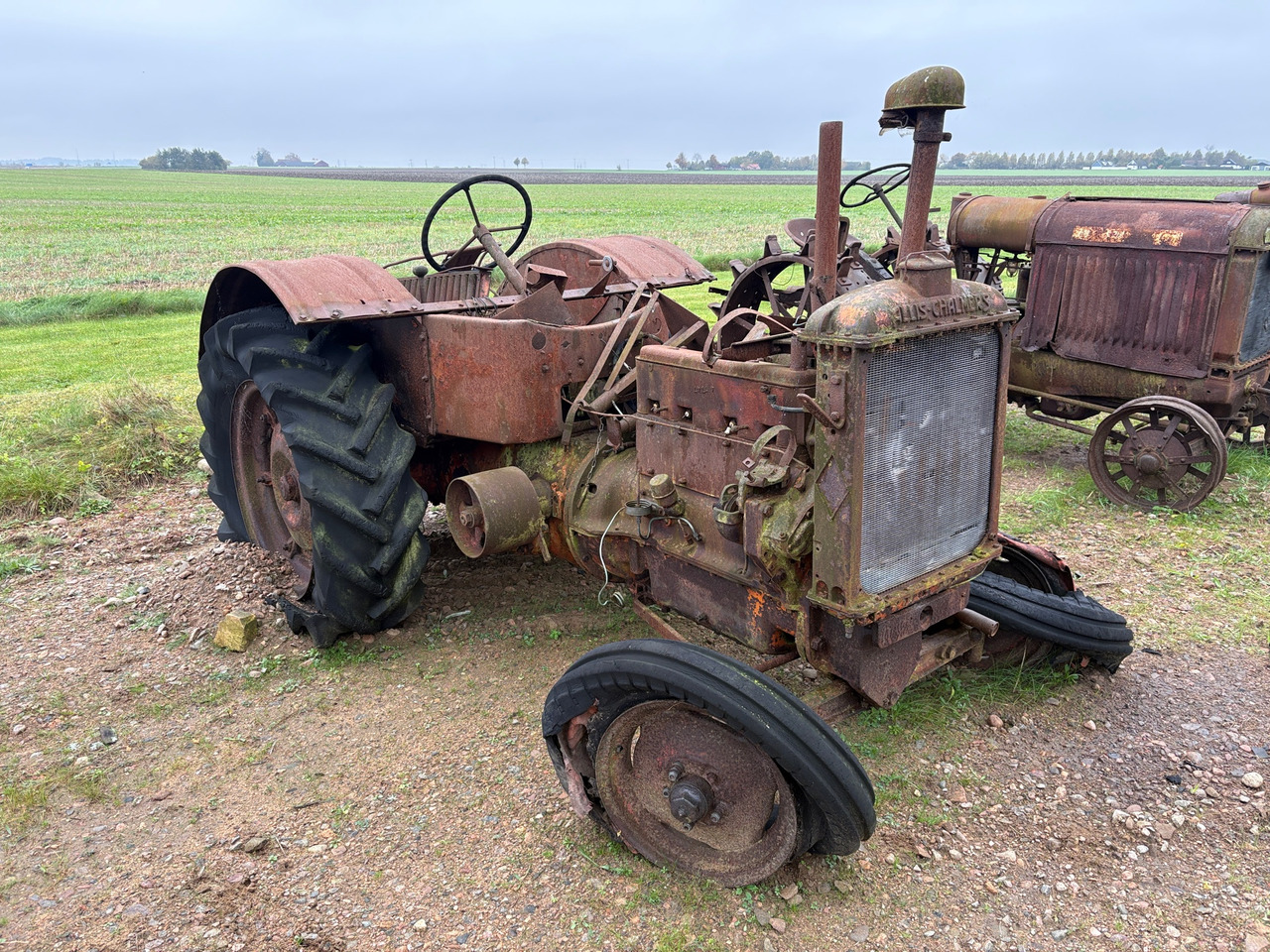 Allis-Chalmers - Farm tractor: picture 1 Allis-Chalmers - Farm tractor: picture 1