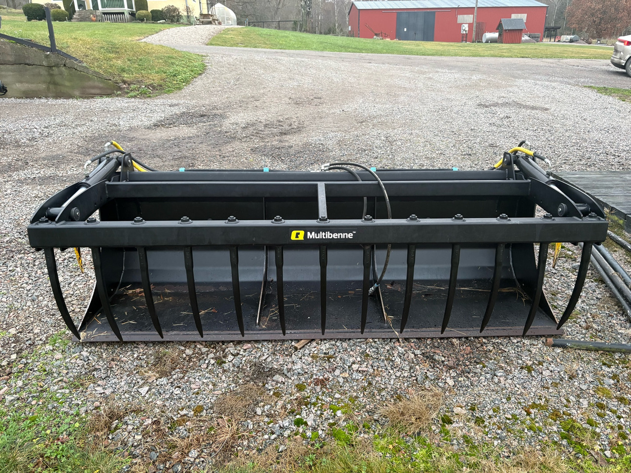 Quicke Multibenne 2,5 - Attachment for Agricultural machinery: picture 1 Quicke Multibenne 2,5 - Attachment for Agricultural machinery: picture 1