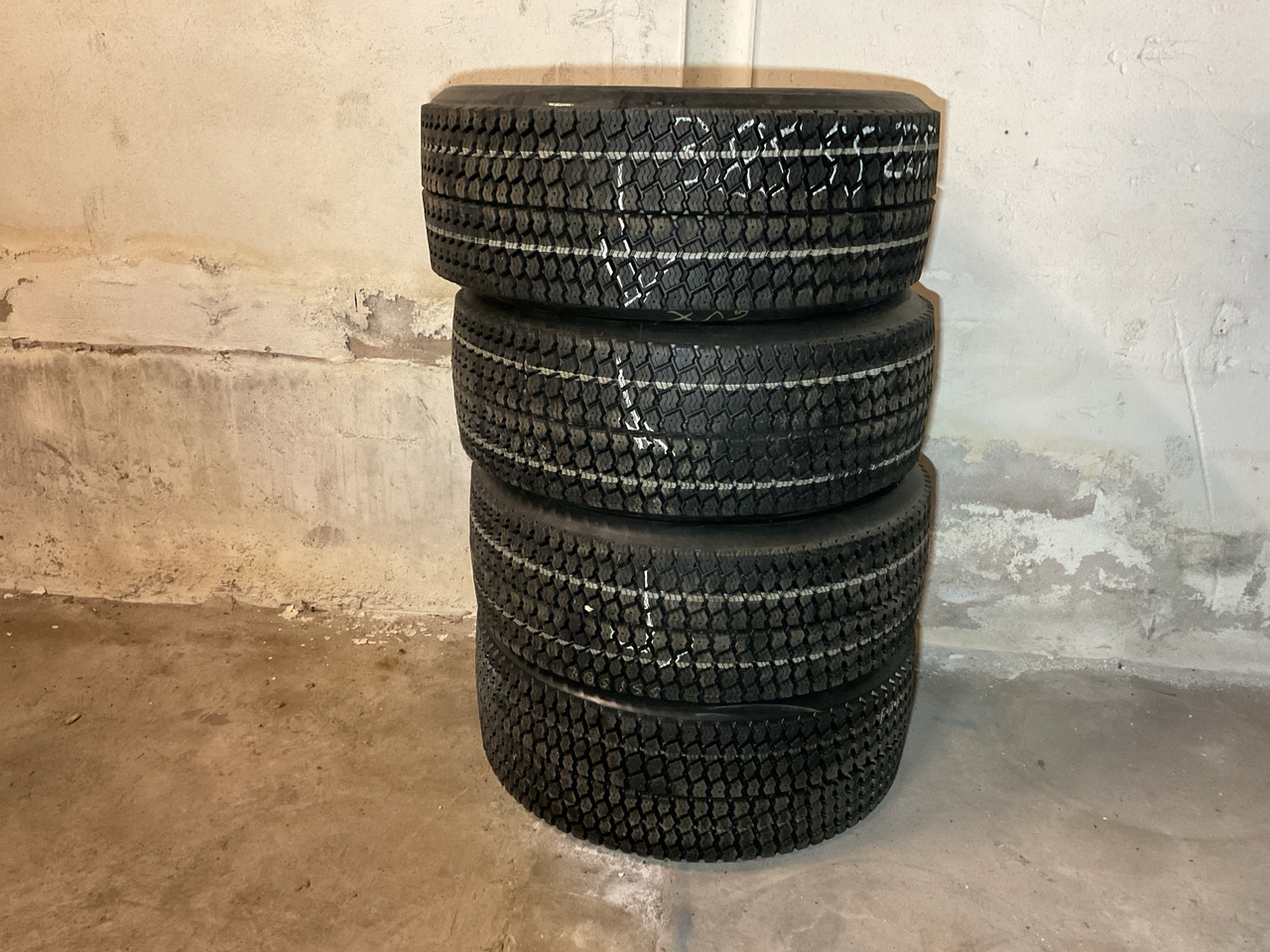 Boss Regummering 385/55R22.5 - Tire for Truck: picture 1 Boss Regummering 385/55R22.5 - Tire for Truck: picture 1
