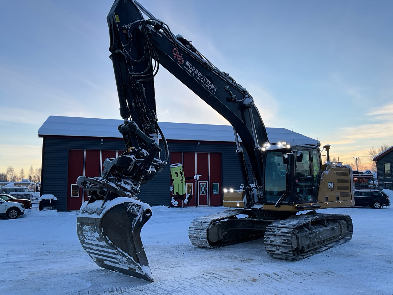 CAT 330 - Excavator: picture 1 CAT 330 - Excavator: picture 1