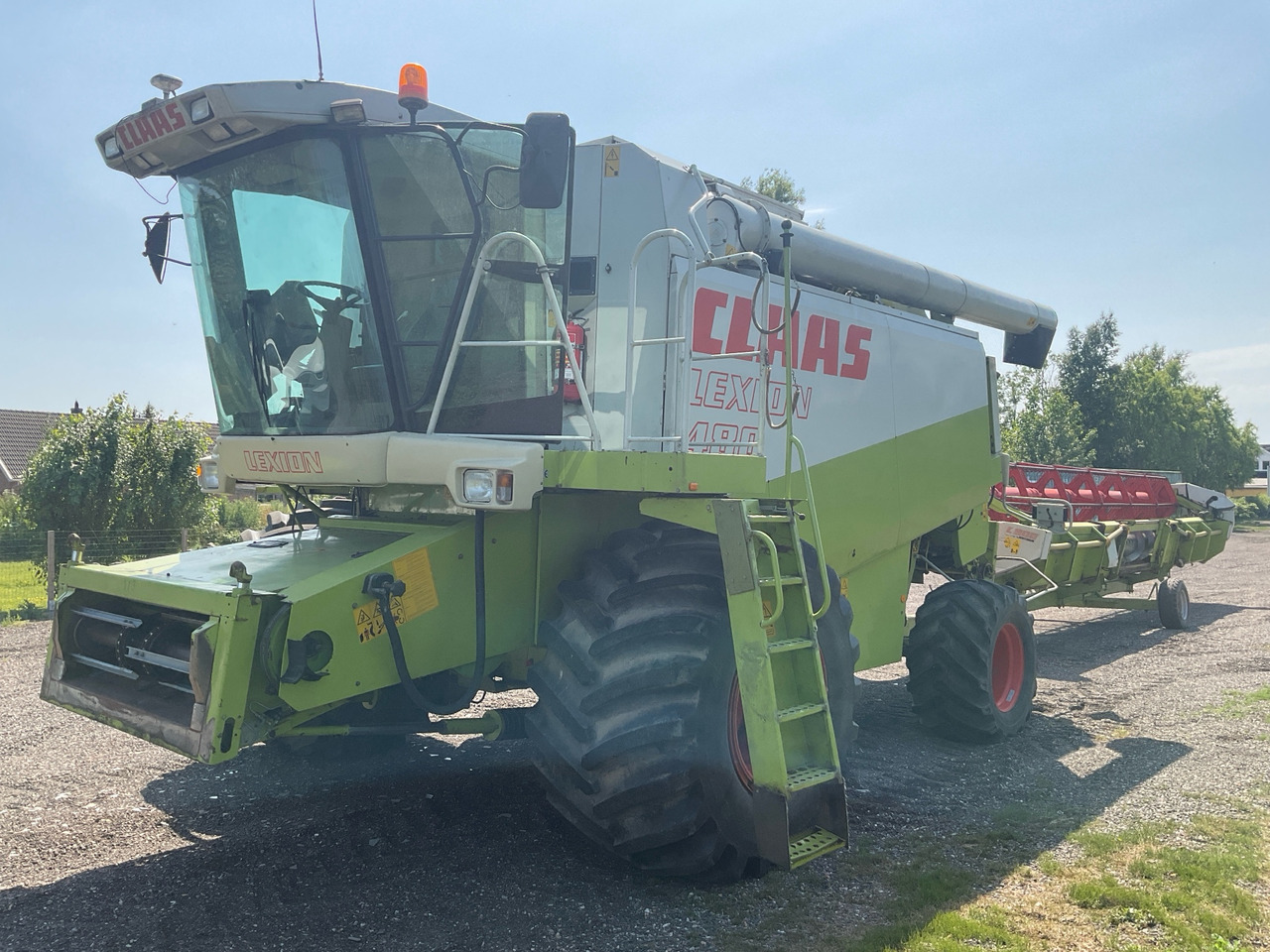Claas Lexion 480 - Combine harvester: picture 1 Claas Lexion 480 - Combine harvester: picture 1