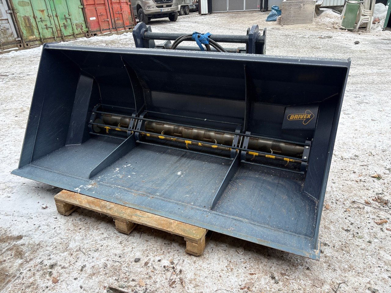 Drivex SS15C-15 - Sand/ Salt spreader: picture 1 Drivex SS15C-15 - Sand/ Salt spreader: picture 1