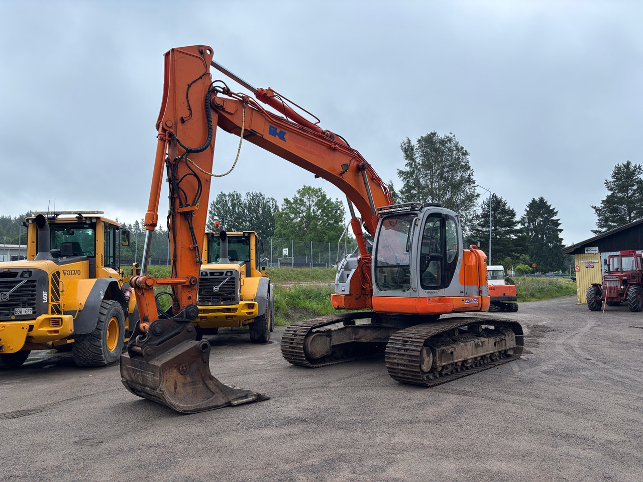 Fiat Kobelco E200SR - Excavator: picture 1 Fiat Kobelco E200SR - Excavator: picture 1