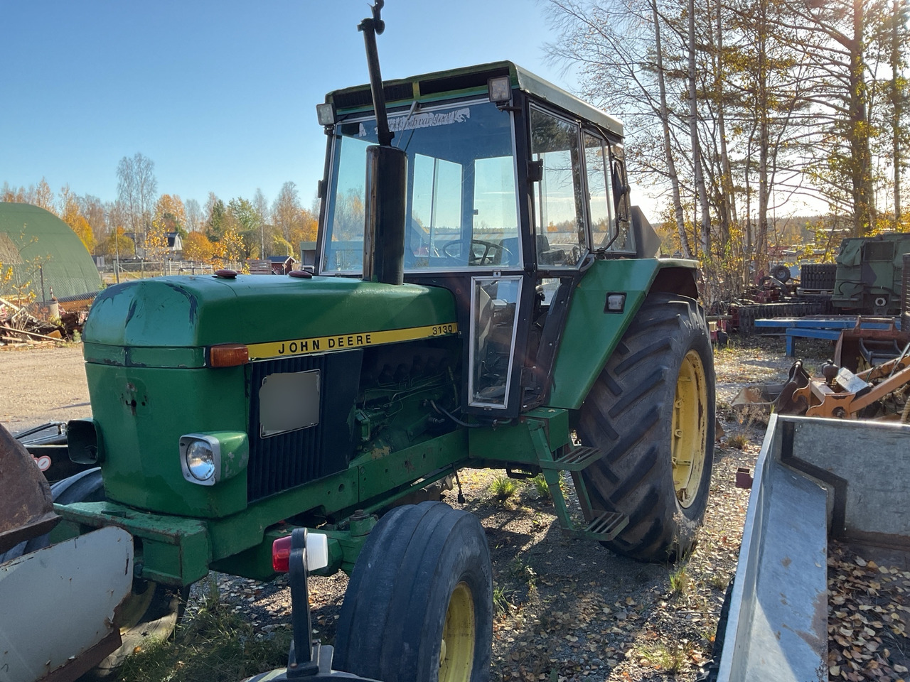 John Deere 3130 - Farm tractor: picture 1 John Deere 3130 - Farm tractor: picture 1