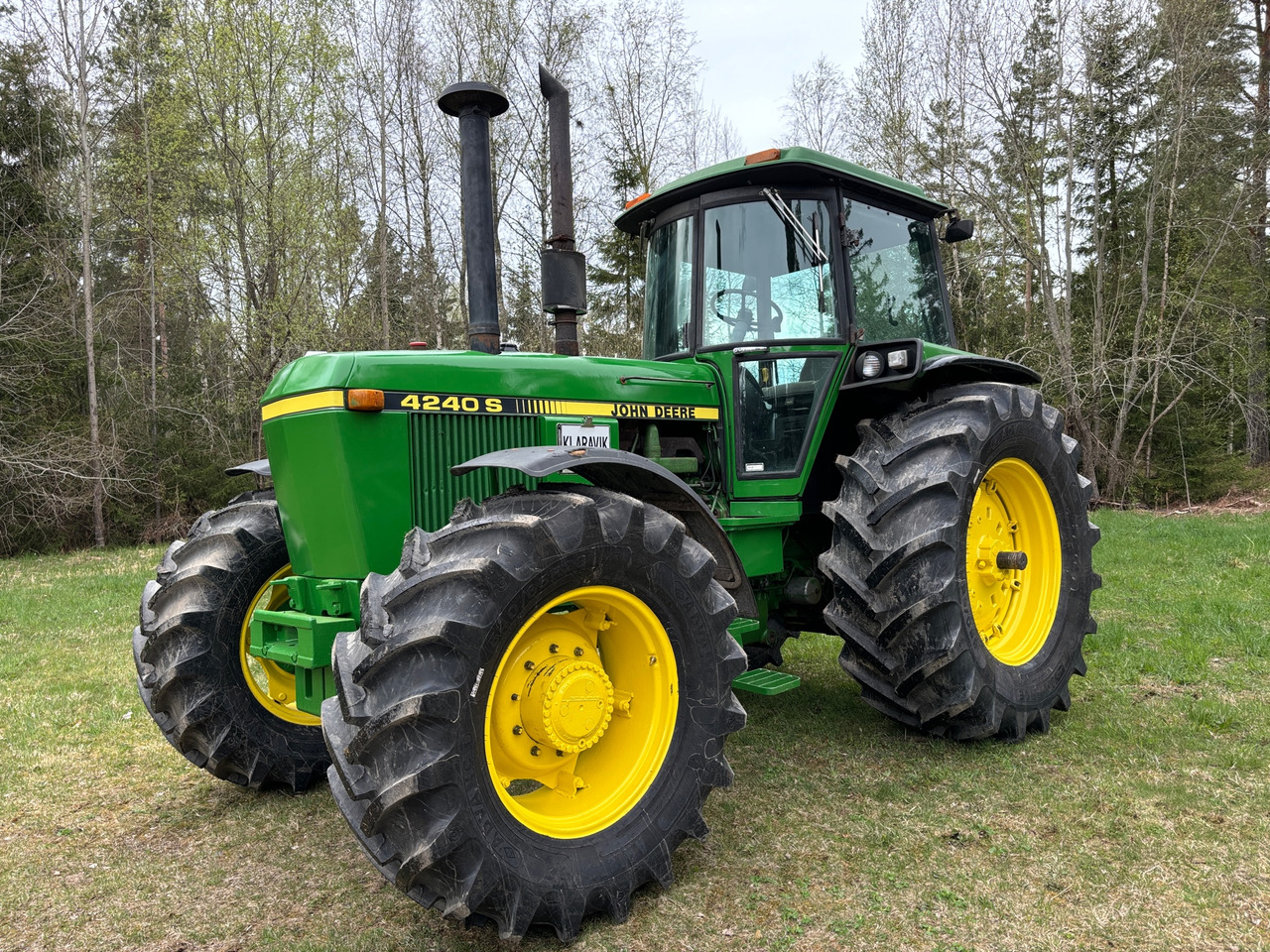 John Deere 4240 S - Farm tractor: picture 1 John Deere 4240 S - Farm tractor: picture 1