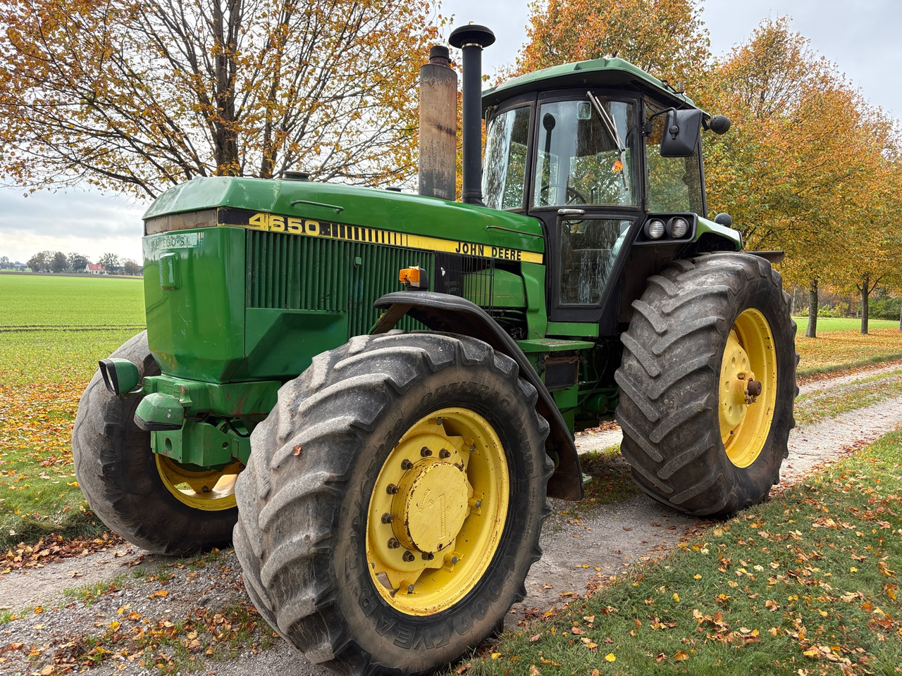 John Deere 4650 - Farm tractor: picture 1 John Deere 4650 - Farm tractor: picture 1
