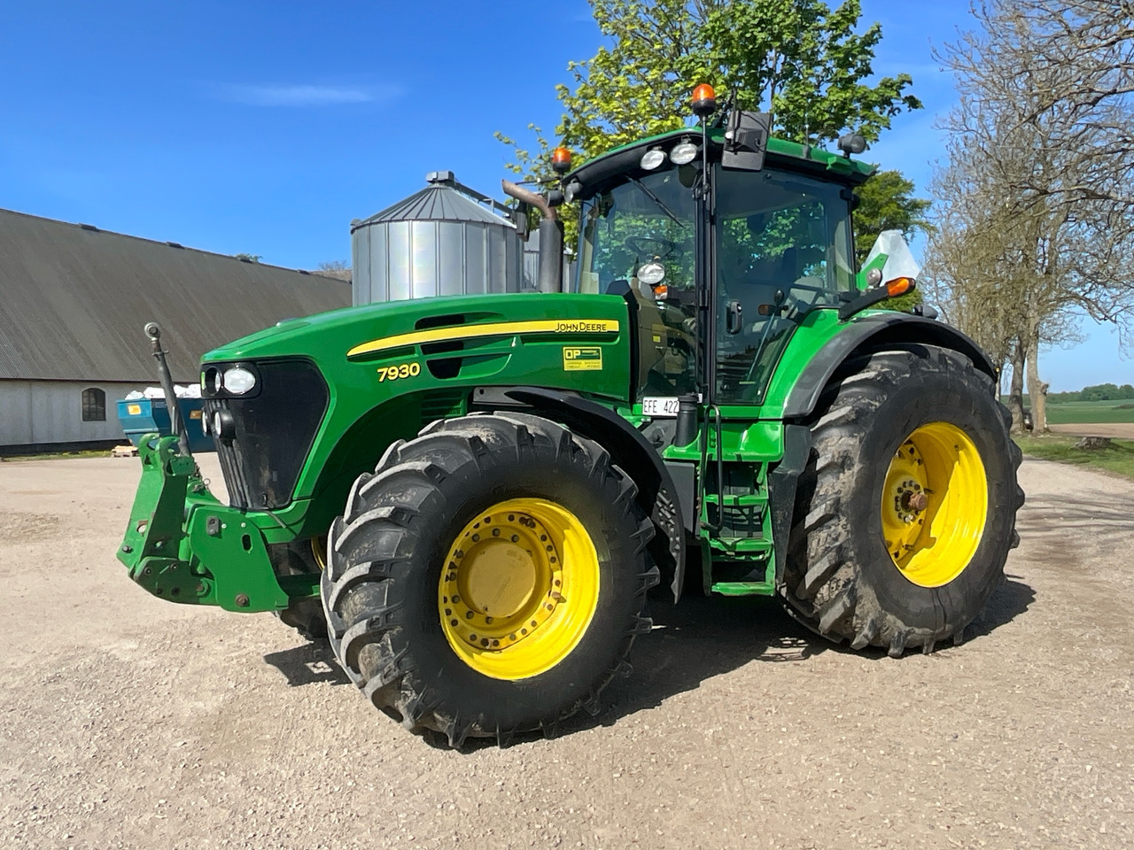 John Deere 7930 - Farm tractor: picture 1 John Deere 7930 - Farm tractor: picture 1