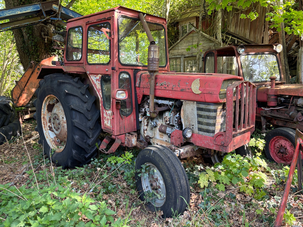 Massey Ferguson 175 - Farm tractor: picture 1 Massey Ferguson 175 - Farm tractor: picture 1
