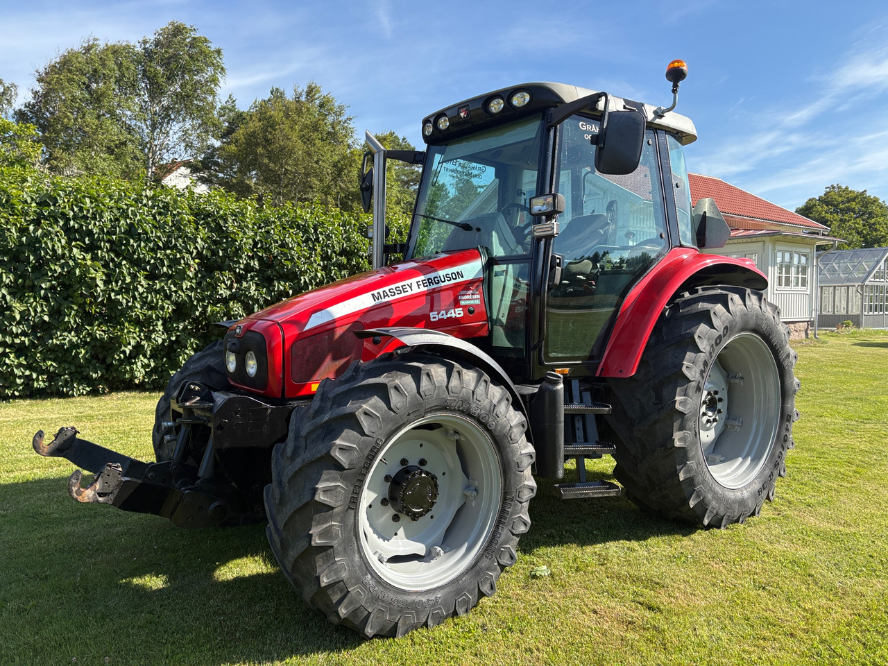 Massey Ferguson 5445 - Farm tractor: picture 1 Massey Ferguson 5445 - Farm tractor: picture 1