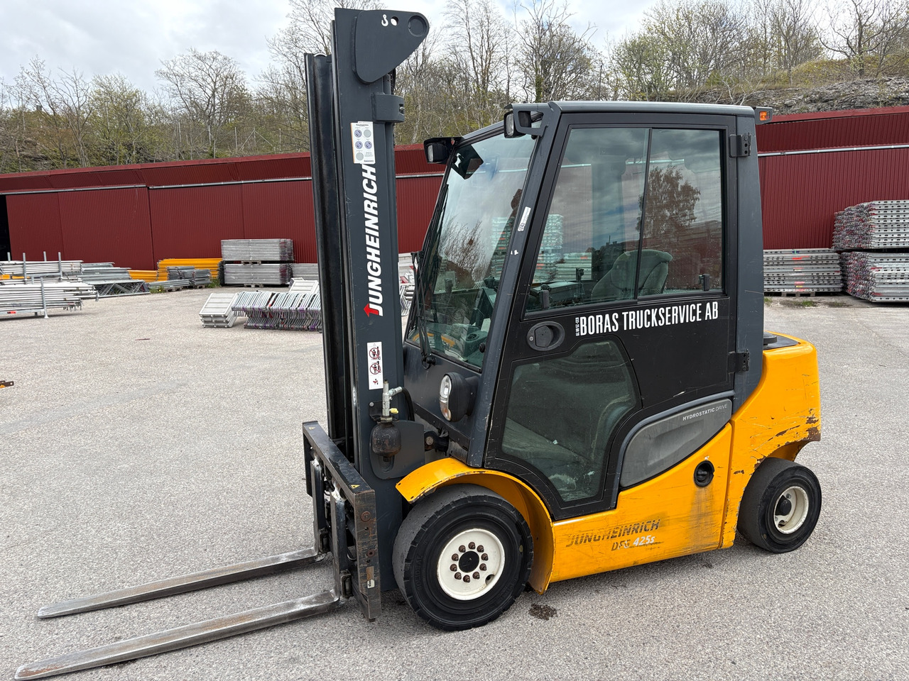 Jungheinrich DFG 425s - Material handling equipment: picture 1 Jungheinrich DFG 425s - Material handling equipment: picture 1