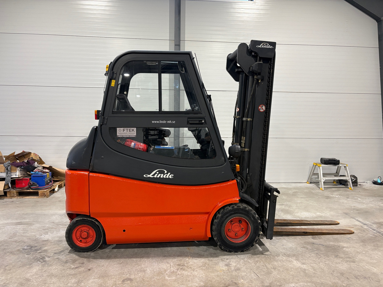 Linde E30 - Material handling equipment: picture 1 Linde E30 - Material handling equipment: picture 1