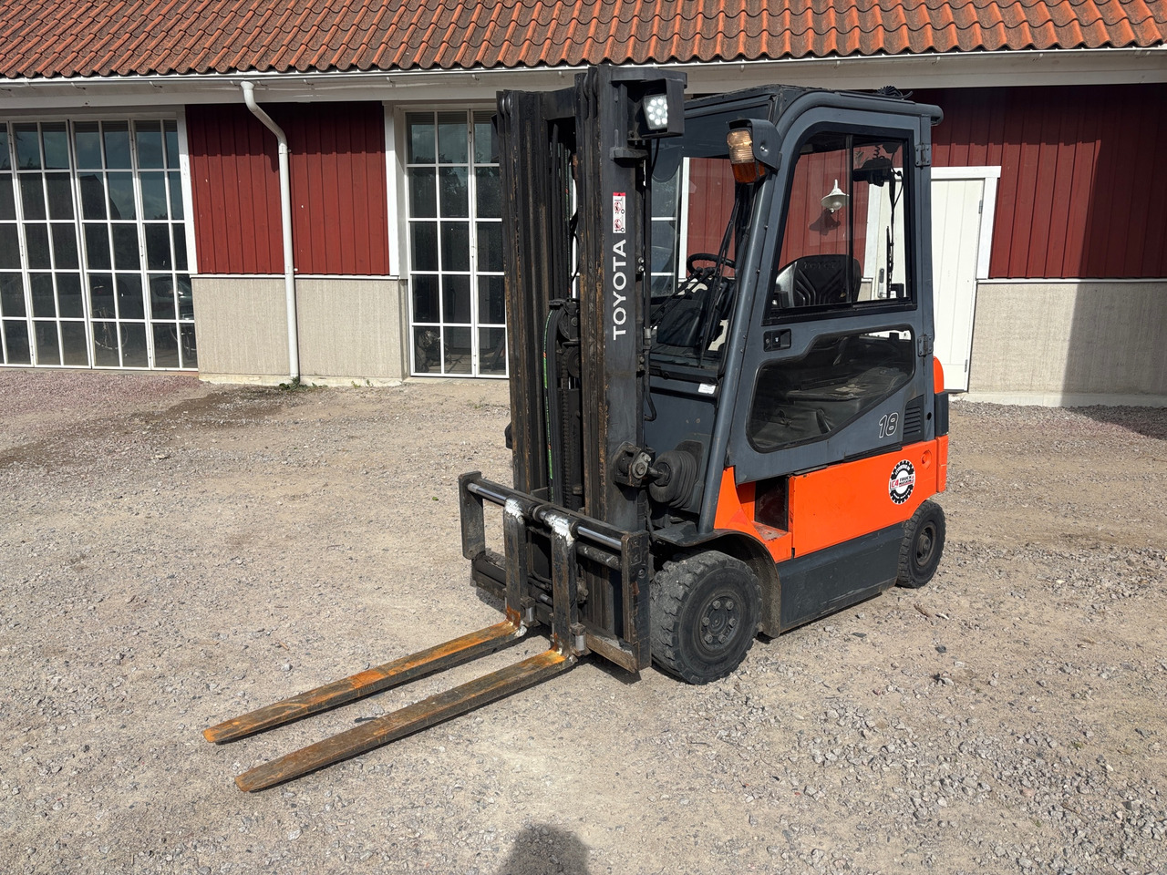 Toyota 7FBMF18 - Material handling equipment: picture 1 Toyota 7FBMF18 - Material handling equipment: picture 1