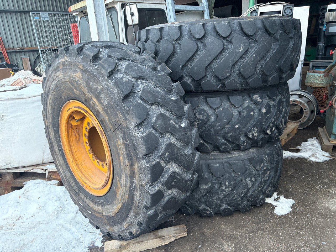 Michelin 20.5R25 - Tire for Construction machinery: picture 1 Michelin 20.5R25 - Tire for Construction machinery: picture 1