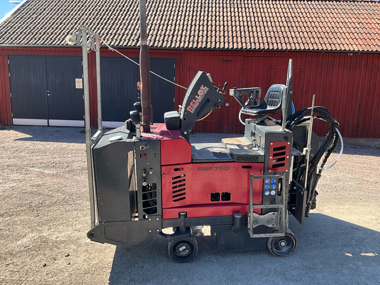 Rellok RSF750 - Construction equipment: picture 1 Rellok RSF750 - Construction equipment: picture 1